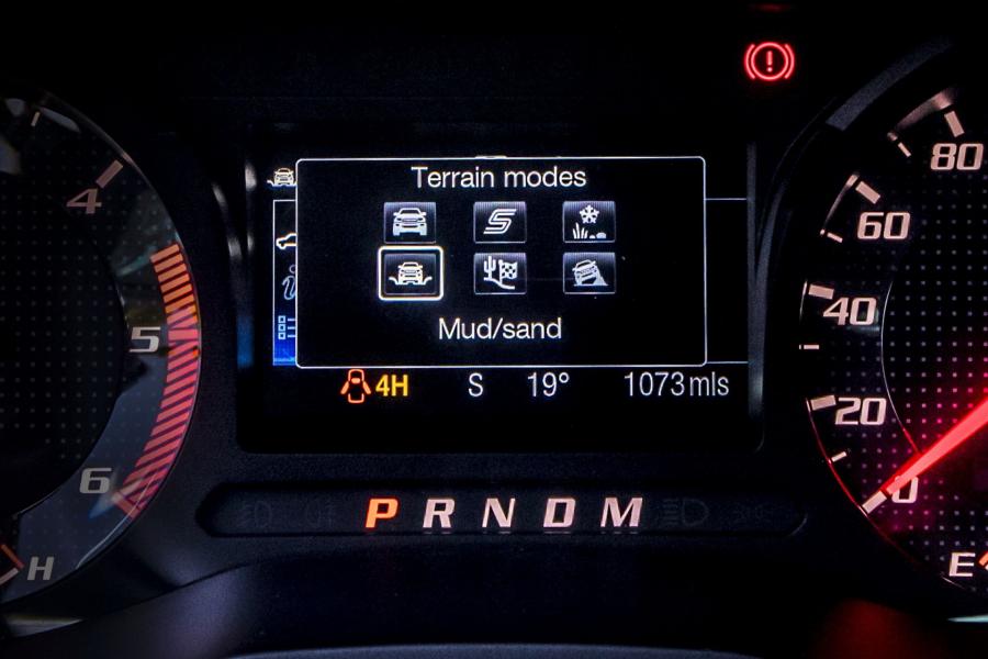 Детали интерьера Ford Ranger Raptor 2018 года  (EU) (фото 129 из 144)